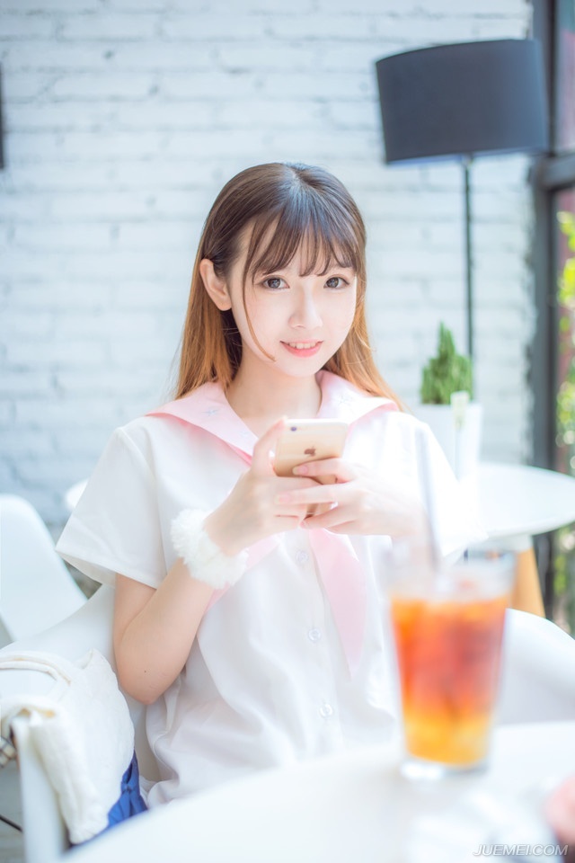 当魏延依照当时庞统的交代，受到信息之后，带着六千精兵押送着汉中的粮草抵达阆中的时候，得到了阆中大营全营将士最热情的欢迎，让魏延感觉有些不真实，不会有诈吧？
